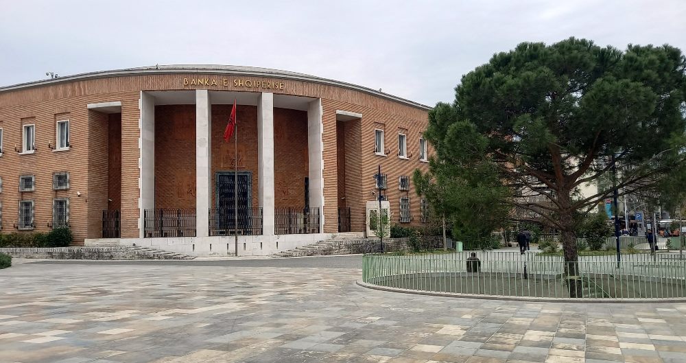 Banka e Shqiperise per buxhetin 2023, ka rreziqe te larta per deficitin